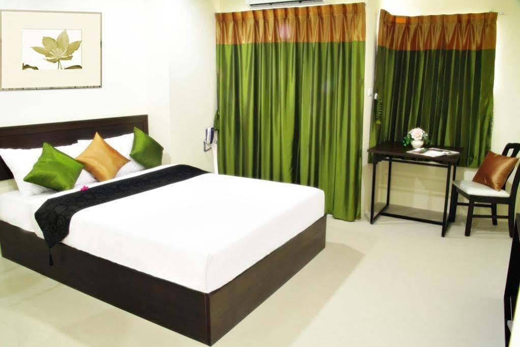 Cs Residence Bangkok Esterno foto